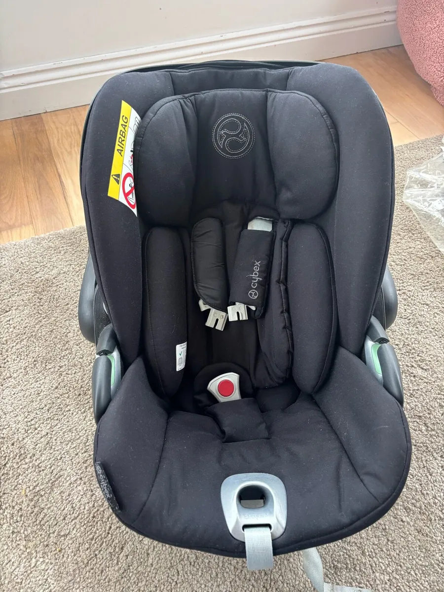 Cybex Cloud T car seat incl isofix ba& rain cover - Image 1