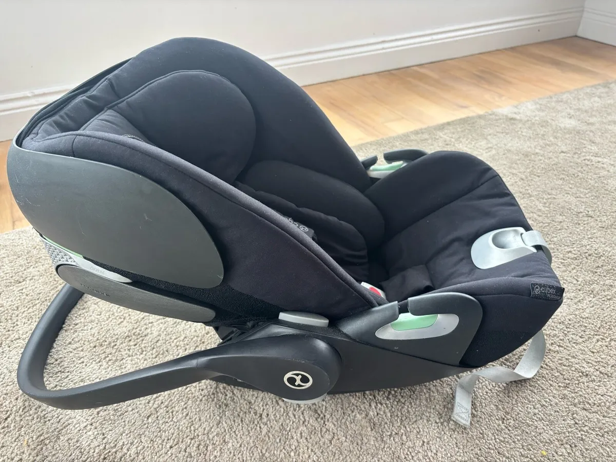 Cybex Cloud T car seat incl isofix ba& rain cover - Image 2