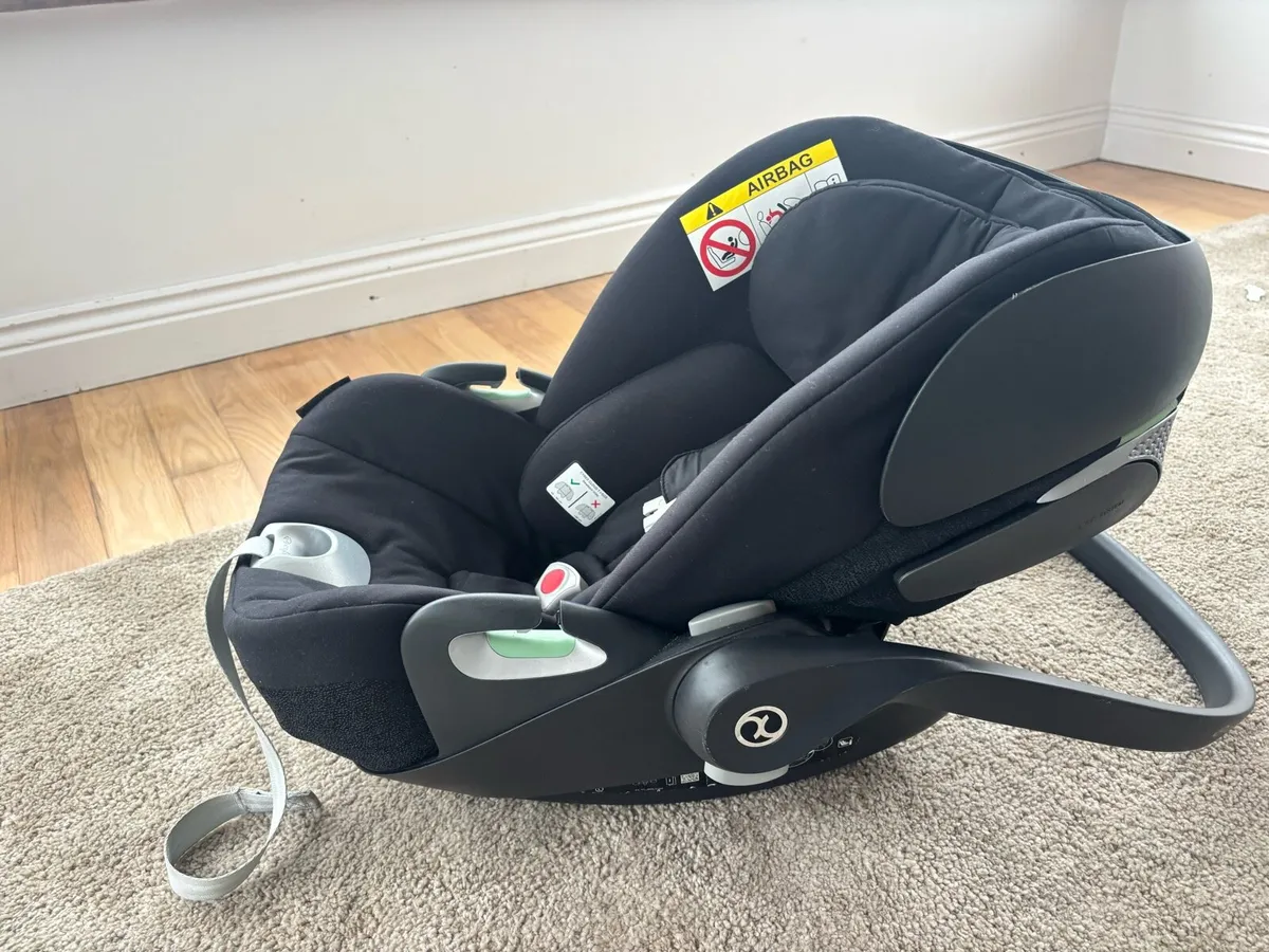 Cybex Cloud T car seat incl isofix ba& rain cover - Image 3