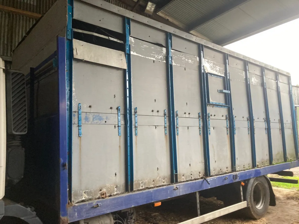 Horse/cattle box - Image 3