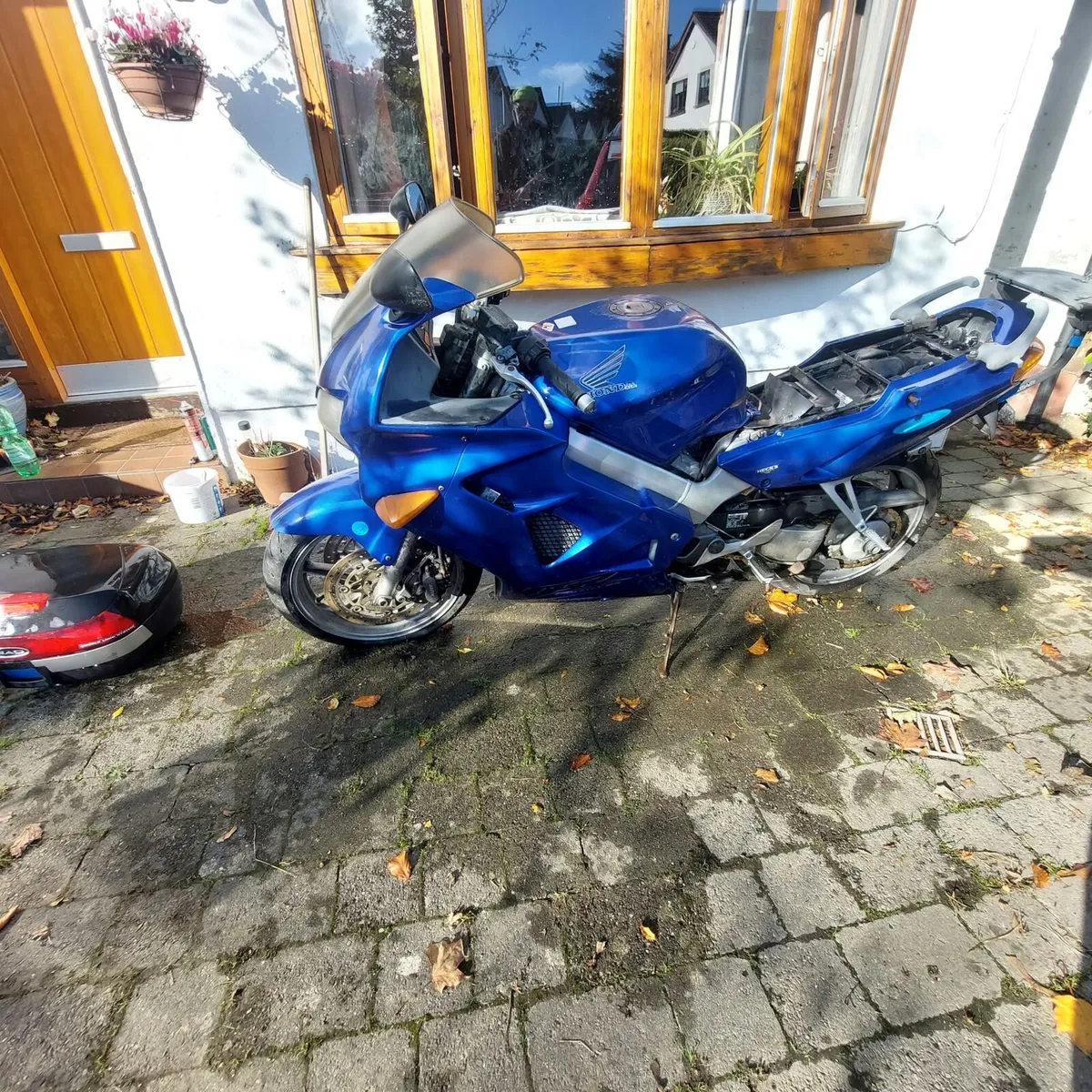 Vfr800 for breaking - Image 1