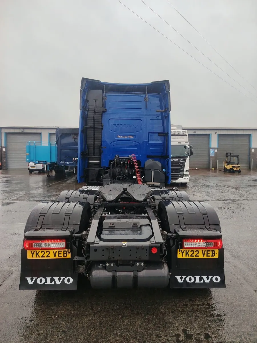 2022 Volvo FH Version 5 Globtrotter  6x2 - Image 3