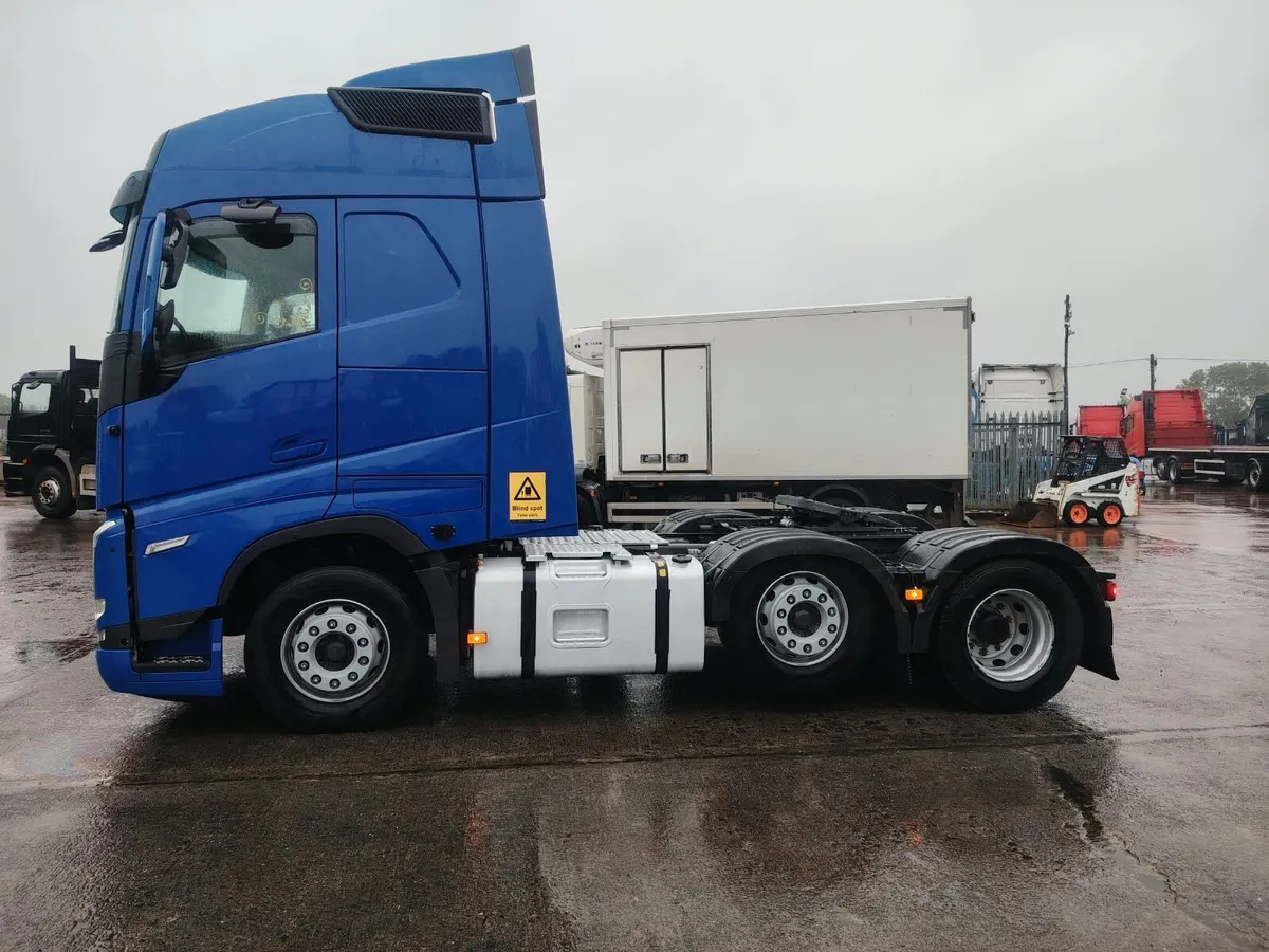 2022 Volvo FH Version 5 Globtrotter  6x2 - Image 2
