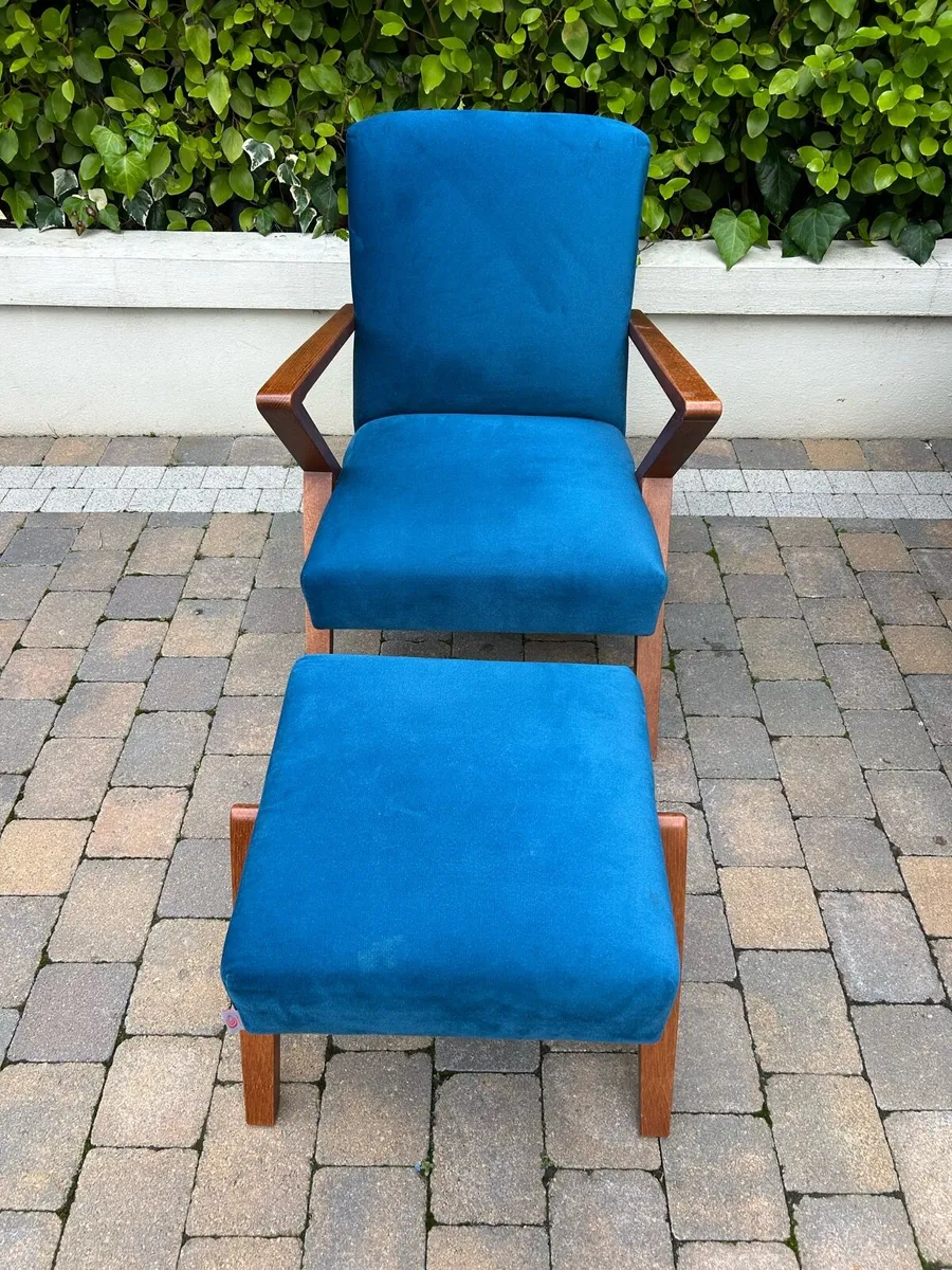 Electric blue lounge chair & footstool retro - Image 3
