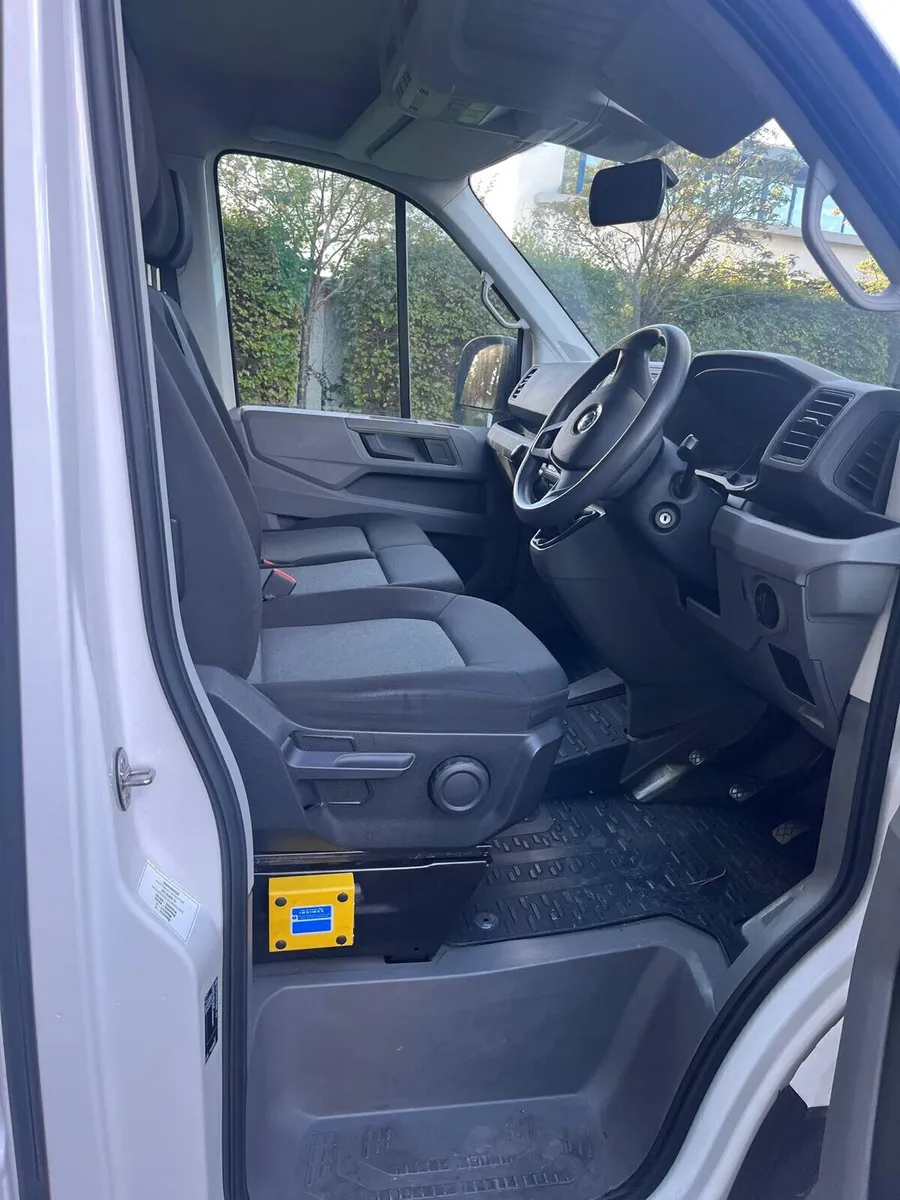 2020 Volkswagen Crafter Luton Box Van - Image 3