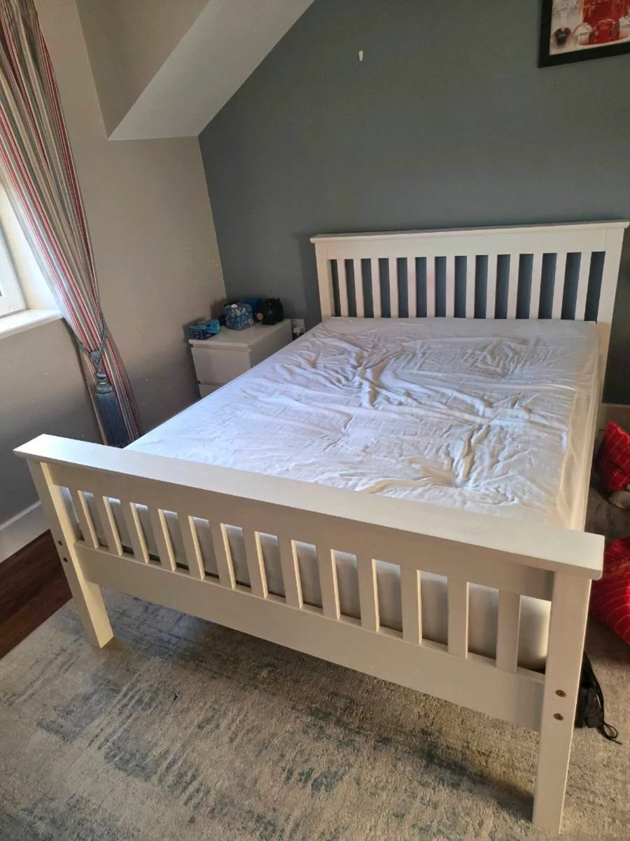 Double Bed - Image 3