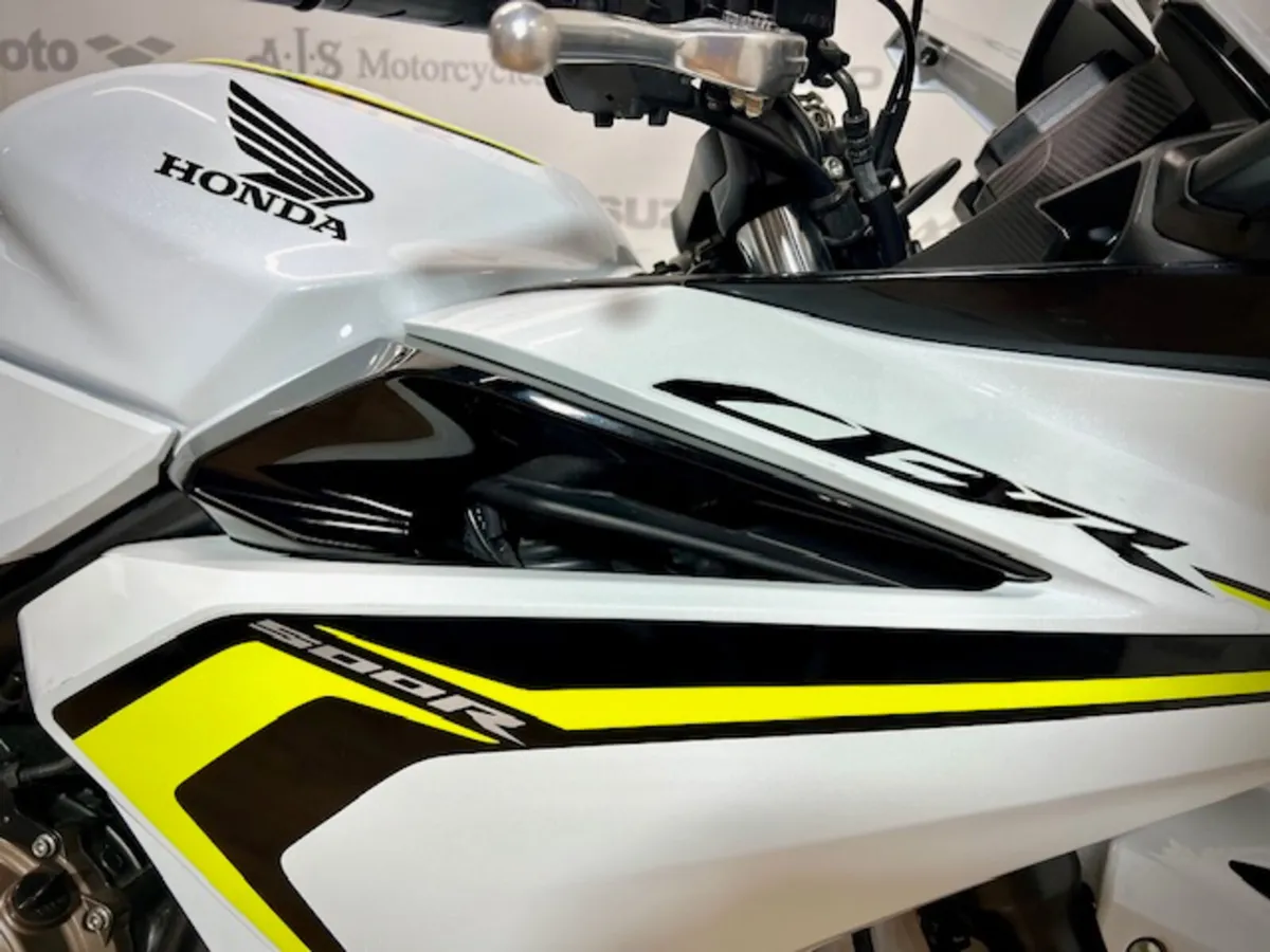 PRE-OWNED Honda CBR500R 2021 - Image 4