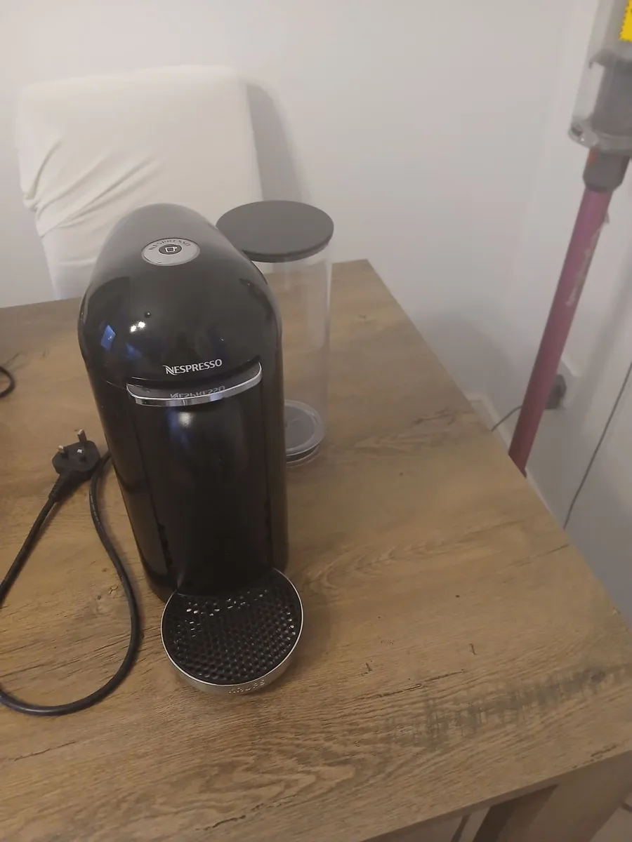 Nespresso coffee maker - Image 1