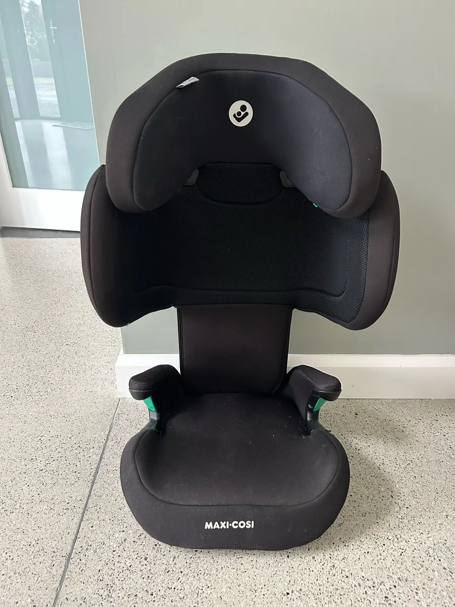 Maxi-Cosi RodiFix R i-Size ISOFIX Car Seat – Black - Image 1
