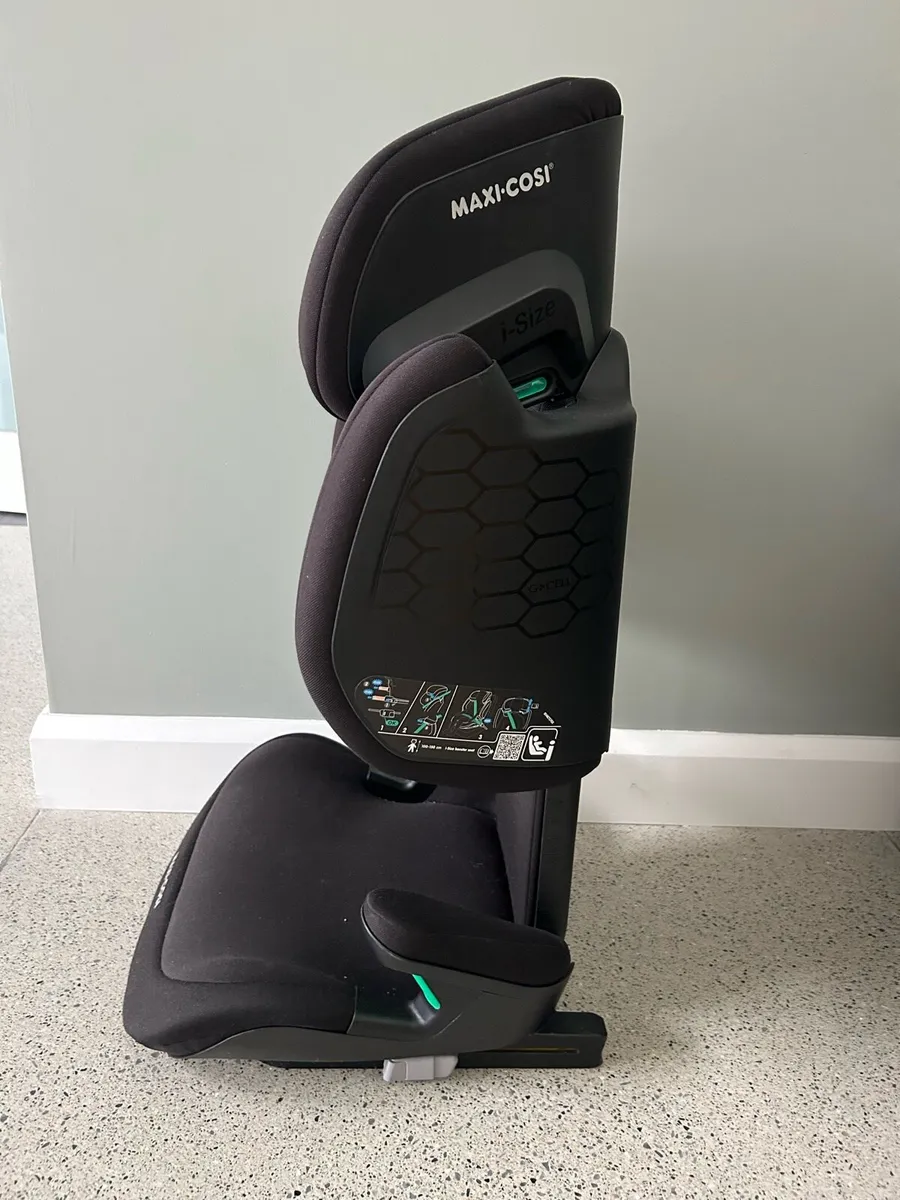 Maxi-Cosi RodiFix R i-Size ISOFIX Car Seat – Black - Image 2