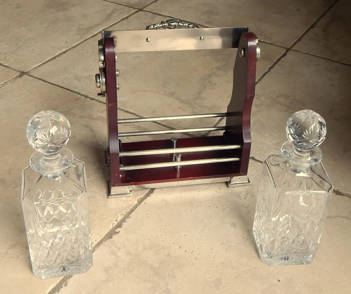 Twin Crystal Decanter Tantalus in Wood Case - Image 2