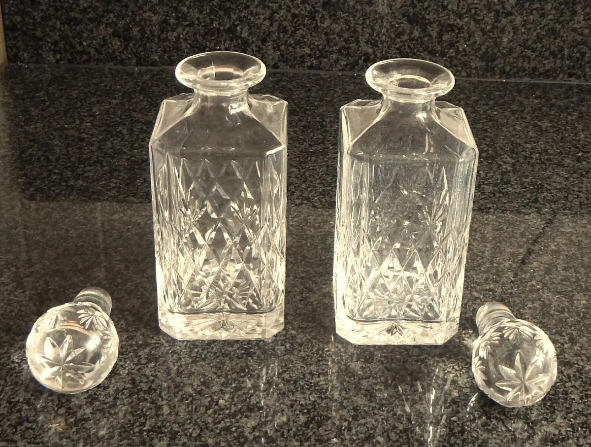 Twin Crystal Decanter Tantalus in Wood Case - Image 4