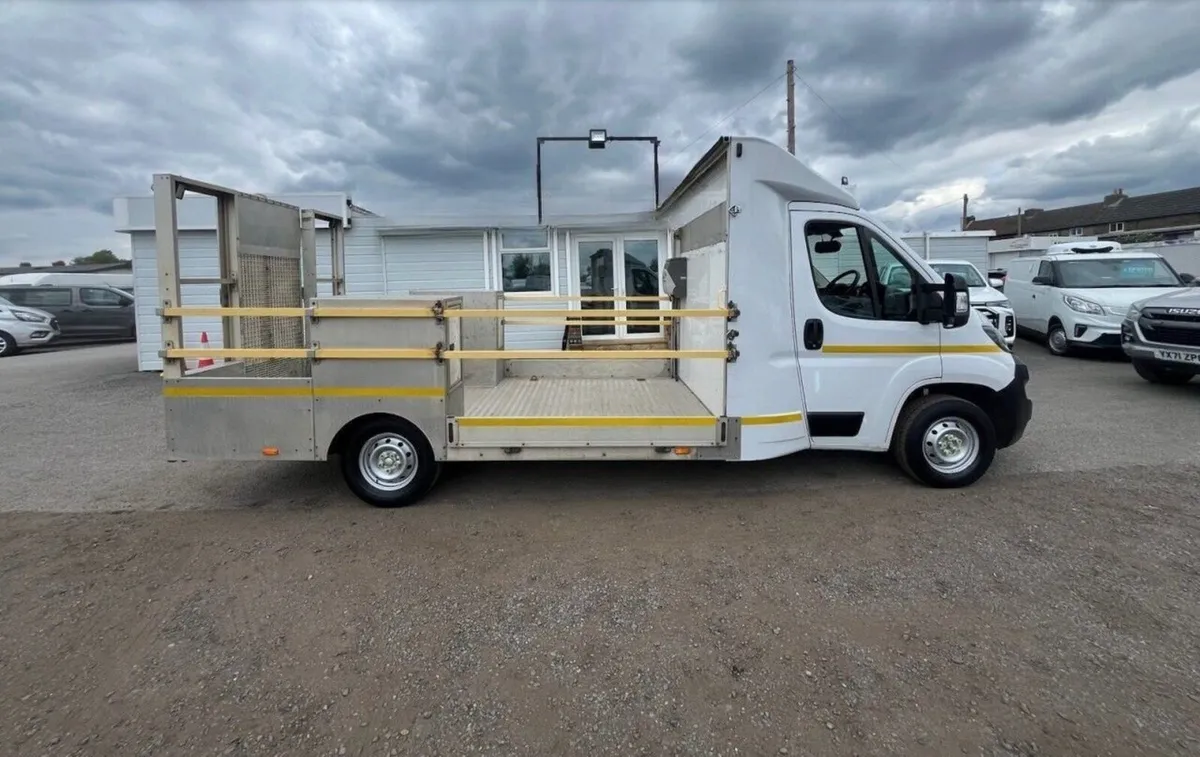 2022 Peugeot Boxer Dropside Van - Image 1