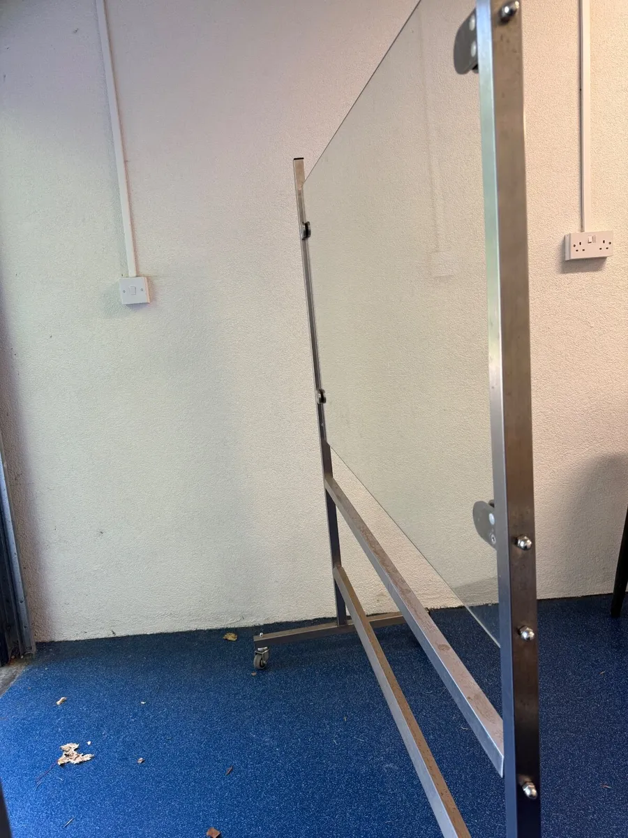 Divider Screens - Image 2