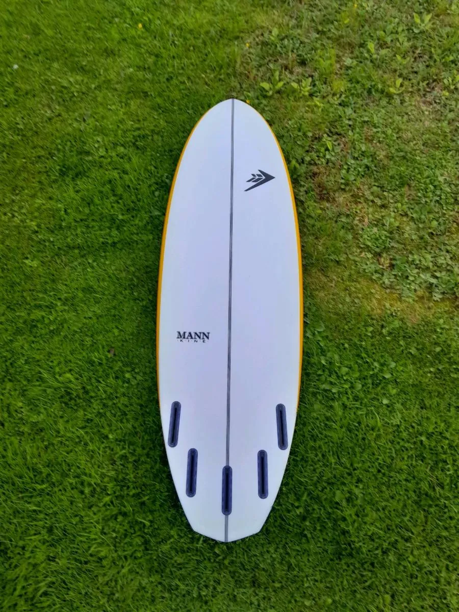 Surfboard - Image 4