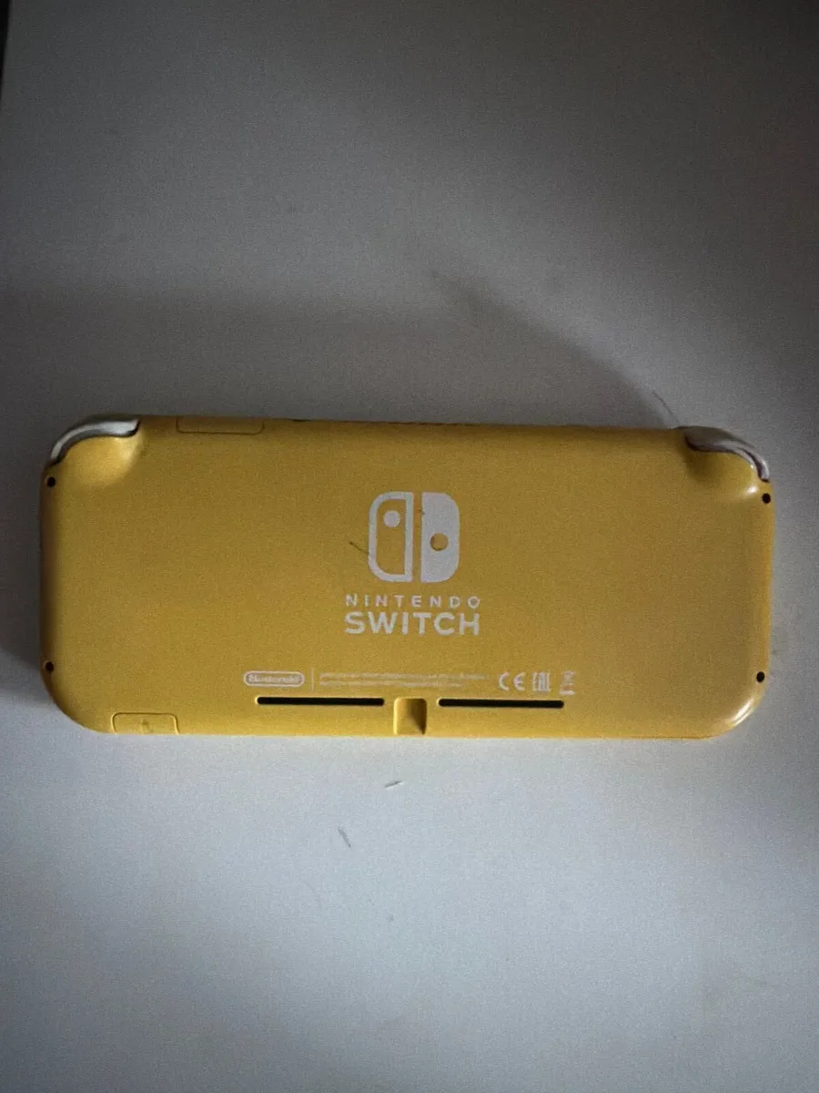 Nintendo switch lite - Image 2