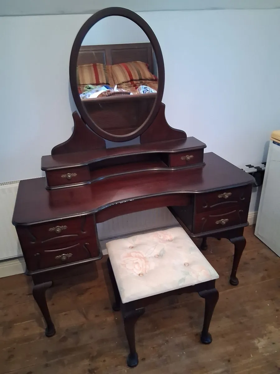 Bedroom furniture - Image 2
