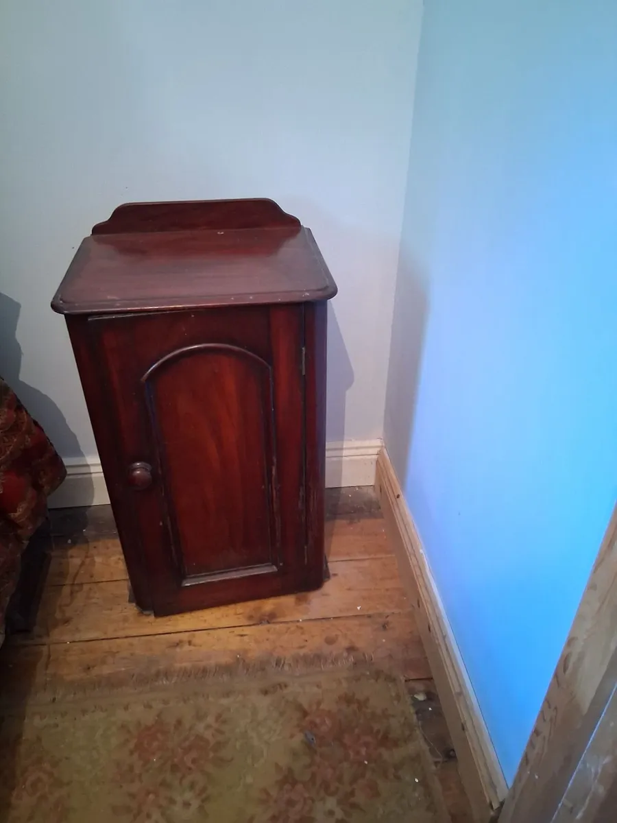 Bedroom furniture - Image 4