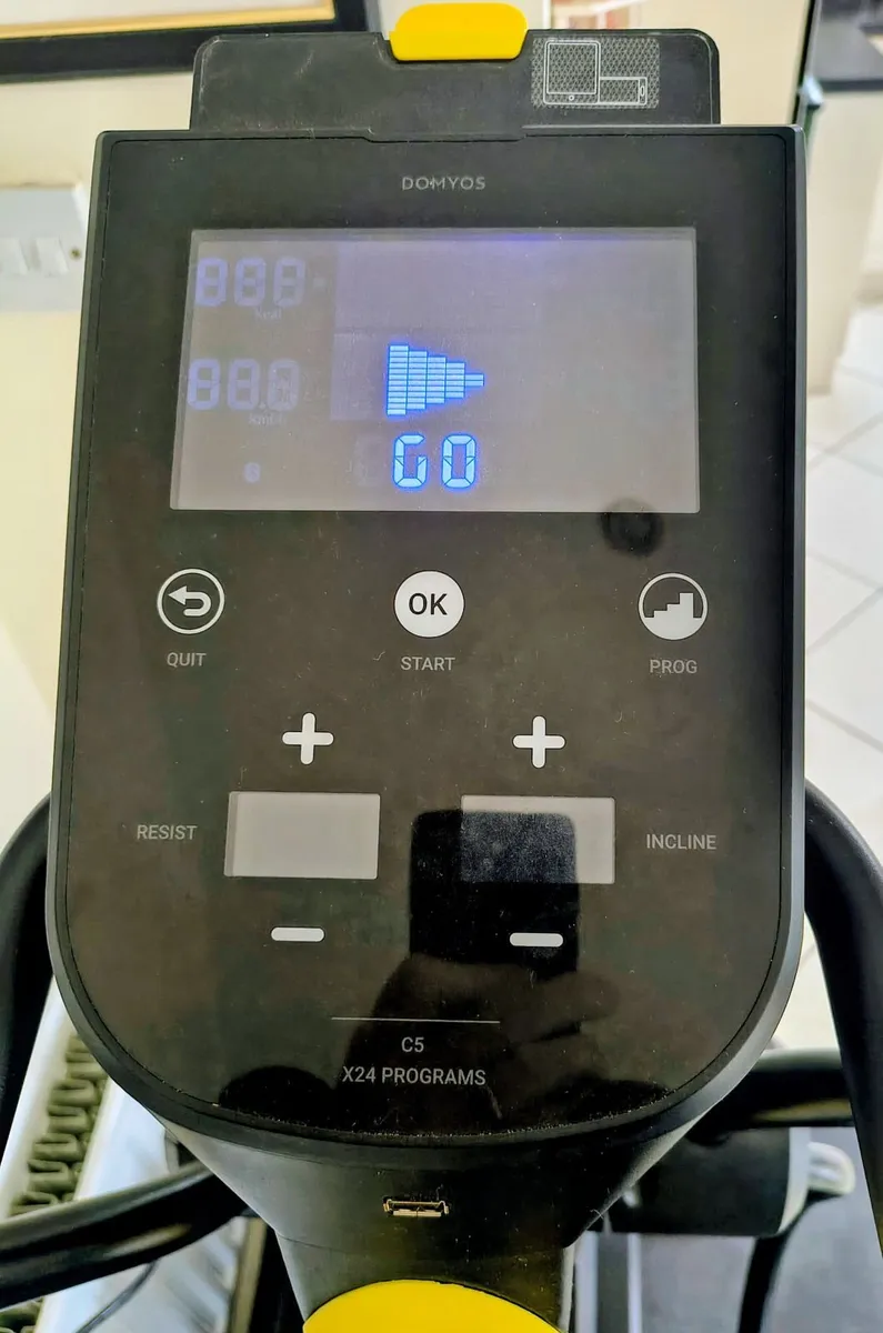 Domyos EL 900 Premium Elliptical Cross Trainer - Image 4
