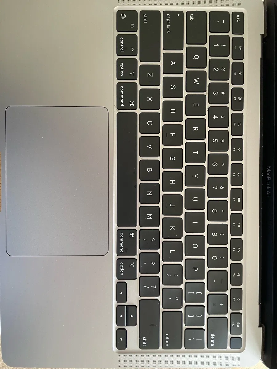 MacBook Air 2020 - Image 3