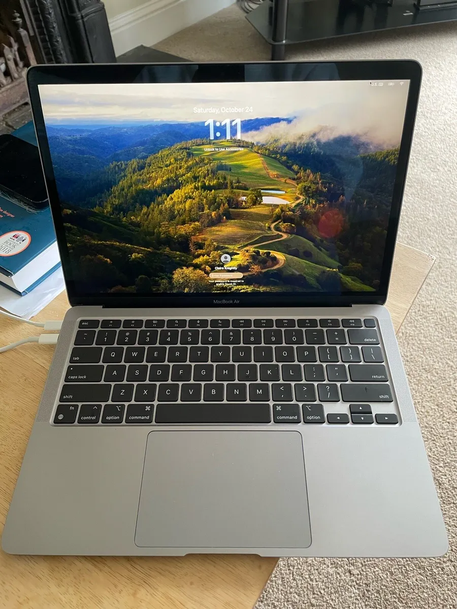 MacBook Air 2020 - Image 1