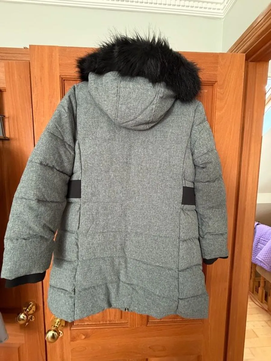 Grey winter coat with black faux fur hood trim) - size 16 - Image 2