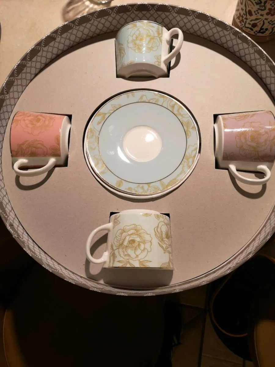 Brand New Tipperar Crystal Bone China 4 Cup Teaset - Image 1
