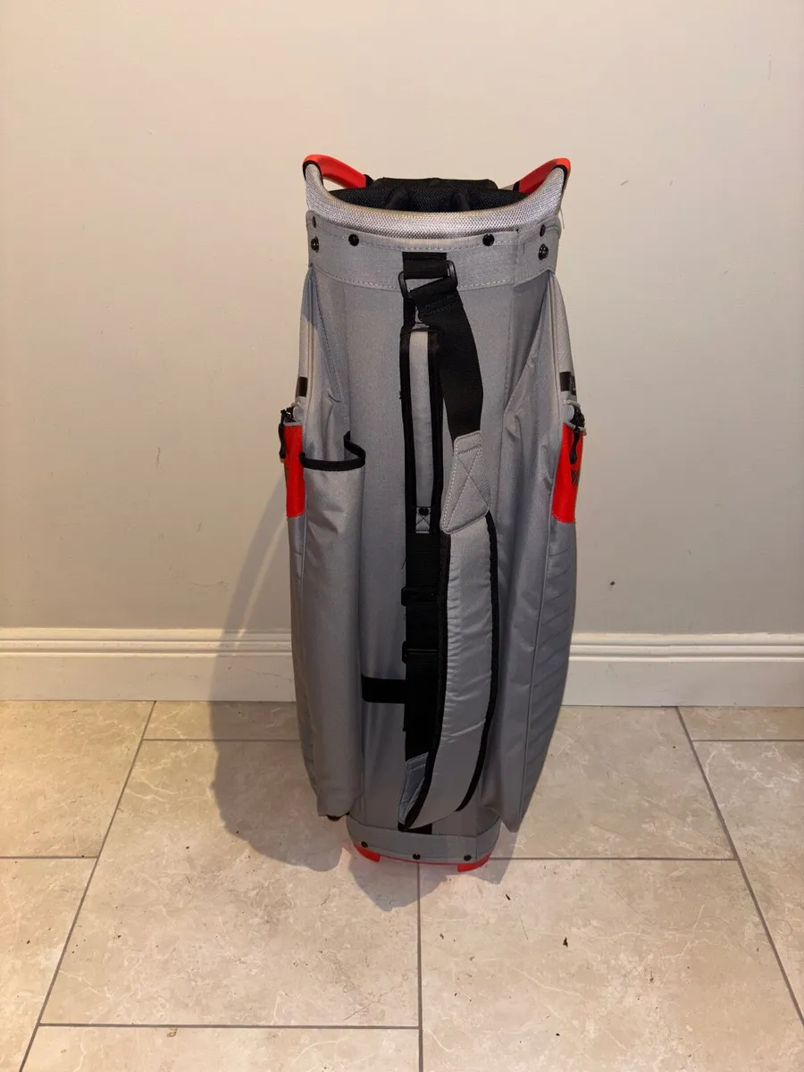 New TaylorMade Golf Bag - Image 1