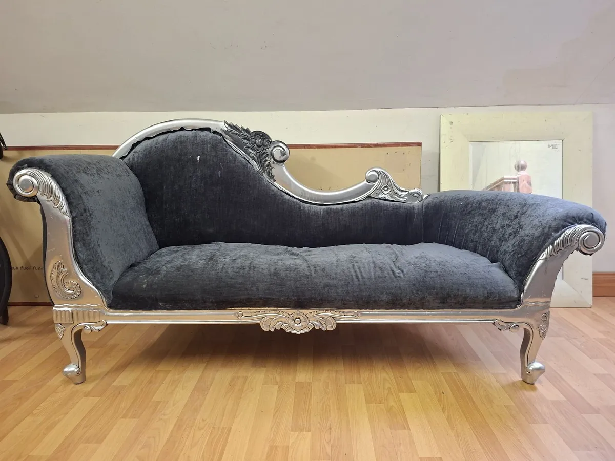 Chaise lounge