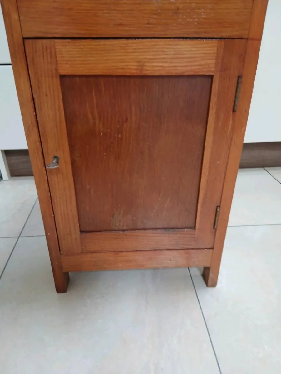 BEDSIDE CABINET - Image 2