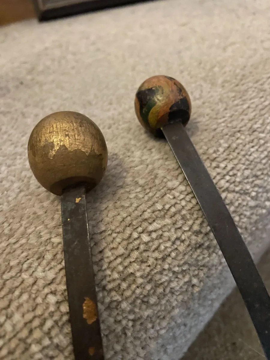 Antique wooden and sprung-steel shoe shapers - Image 3