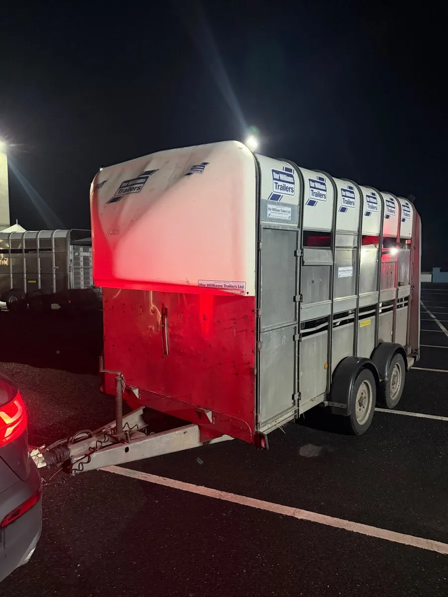 12x7x6 horse trailer - Image 1
