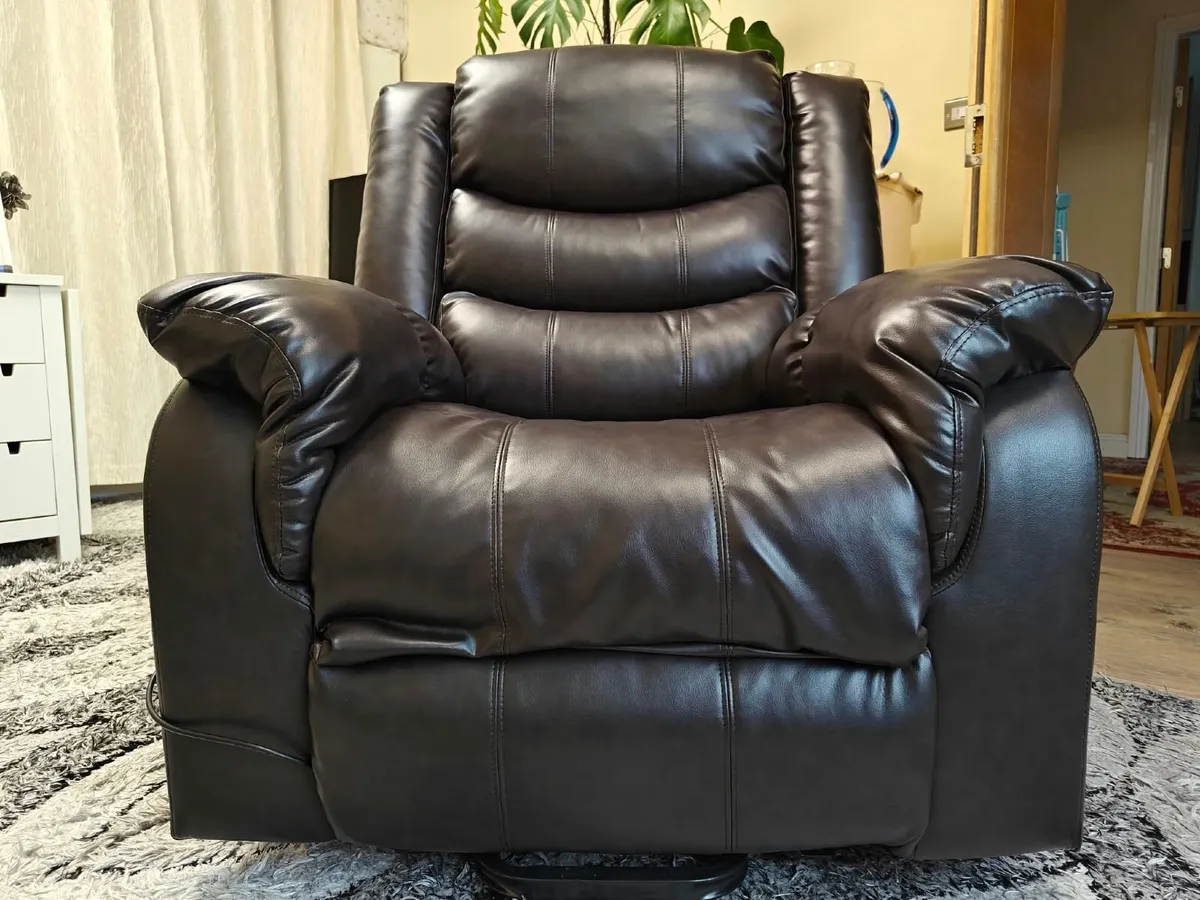 Excellent new dual motor comfortable reclinerchair - Image 3