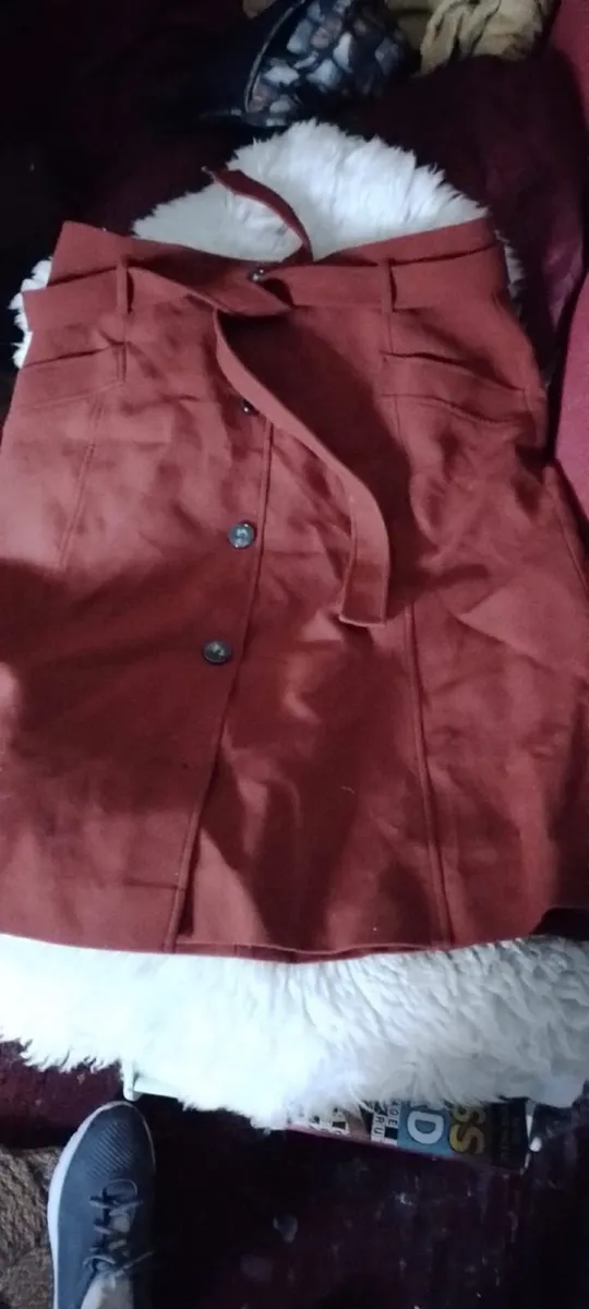 Crossdresser ?skirts tops lingerie. - Image 3