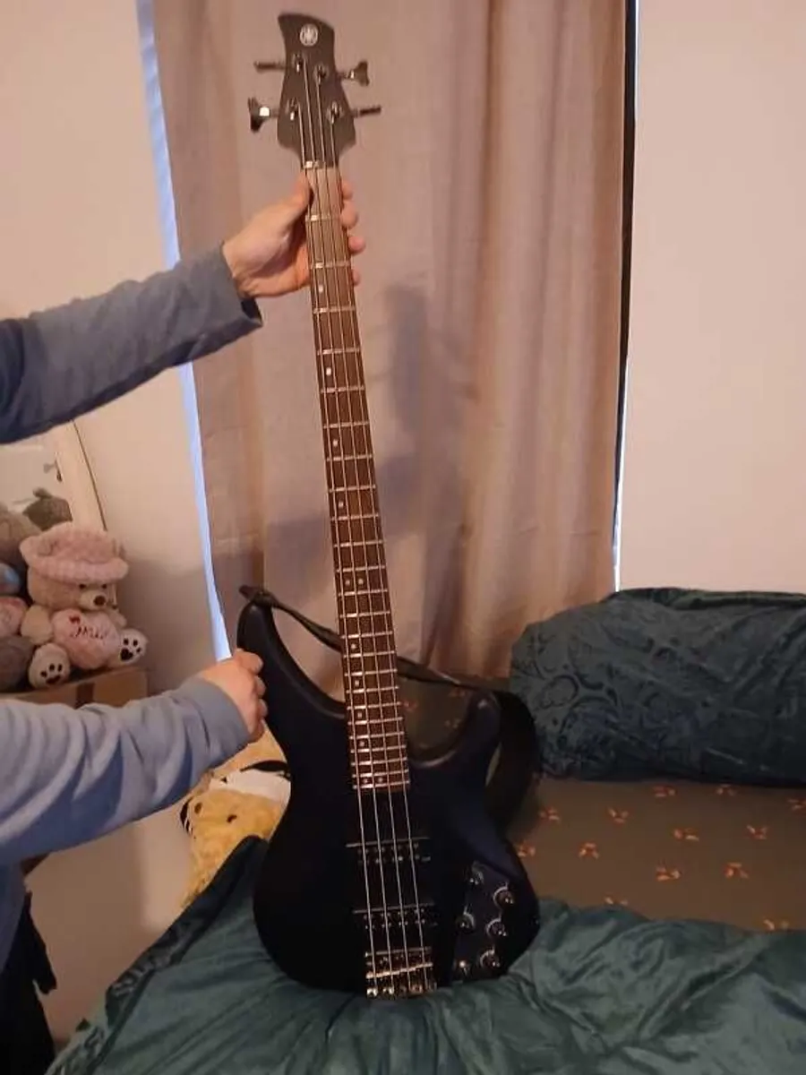 Yamaha  Bass Guitar - Image 1