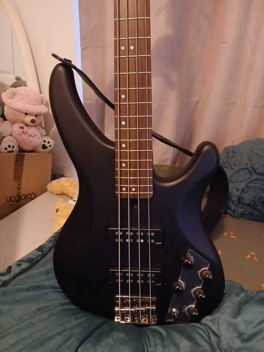 Yamaha  Bass Guitar - Image 2
