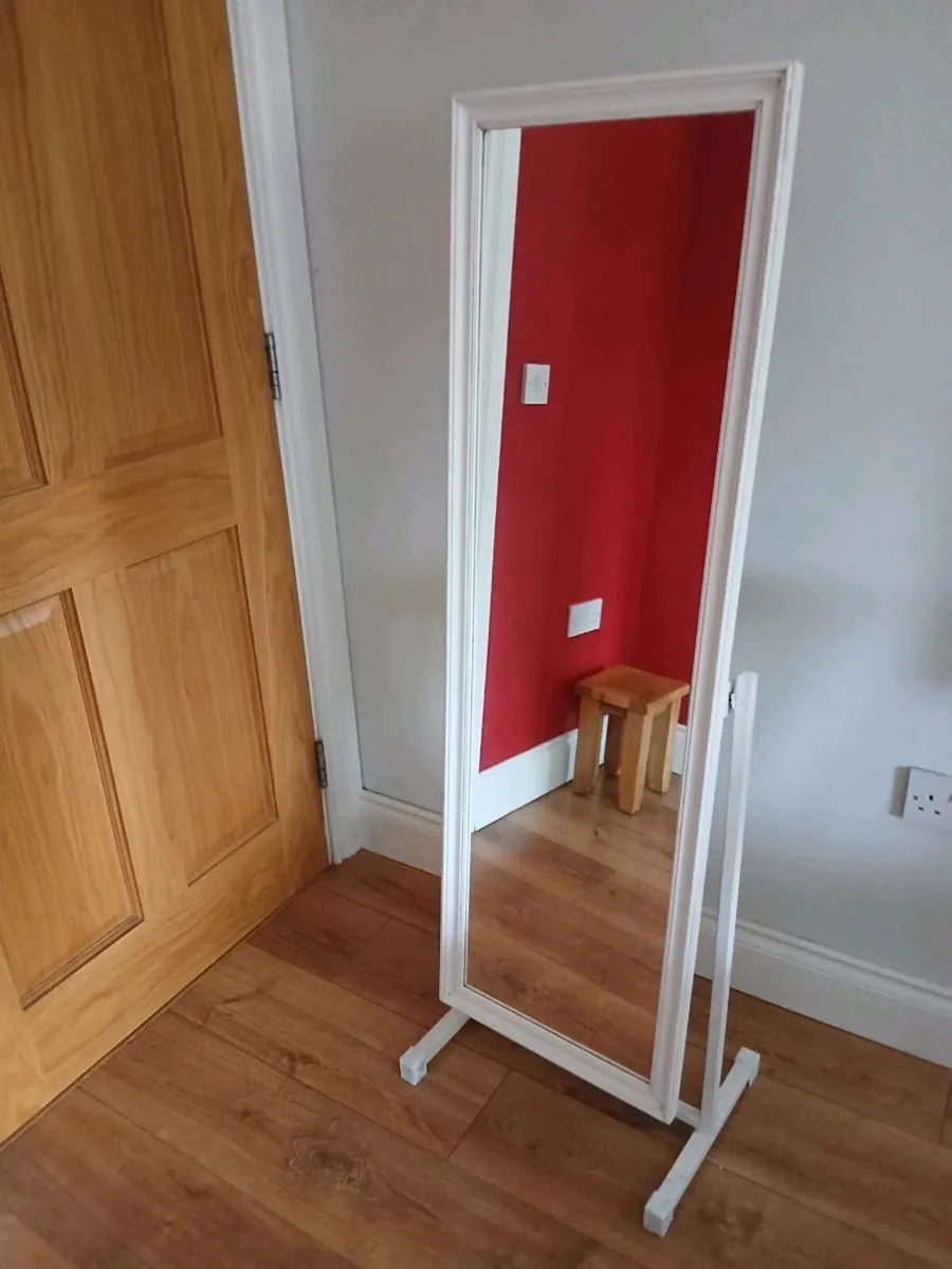 Free Standing Swivel Mirror - Image 1