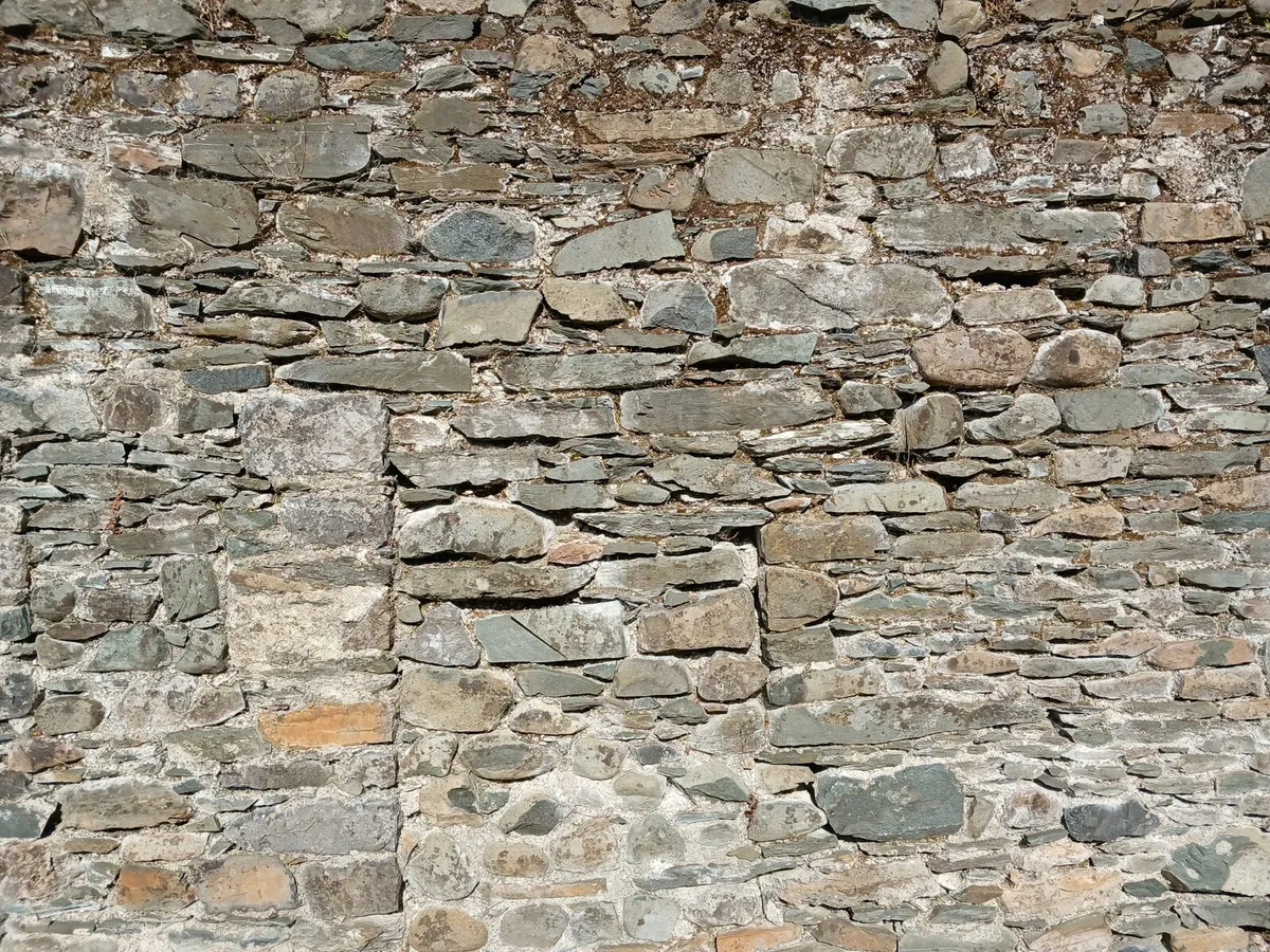Old stone building wanted for salvage - Image 2