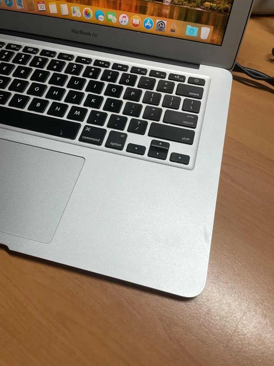 MacBook Air 13 for sale - Image 2
