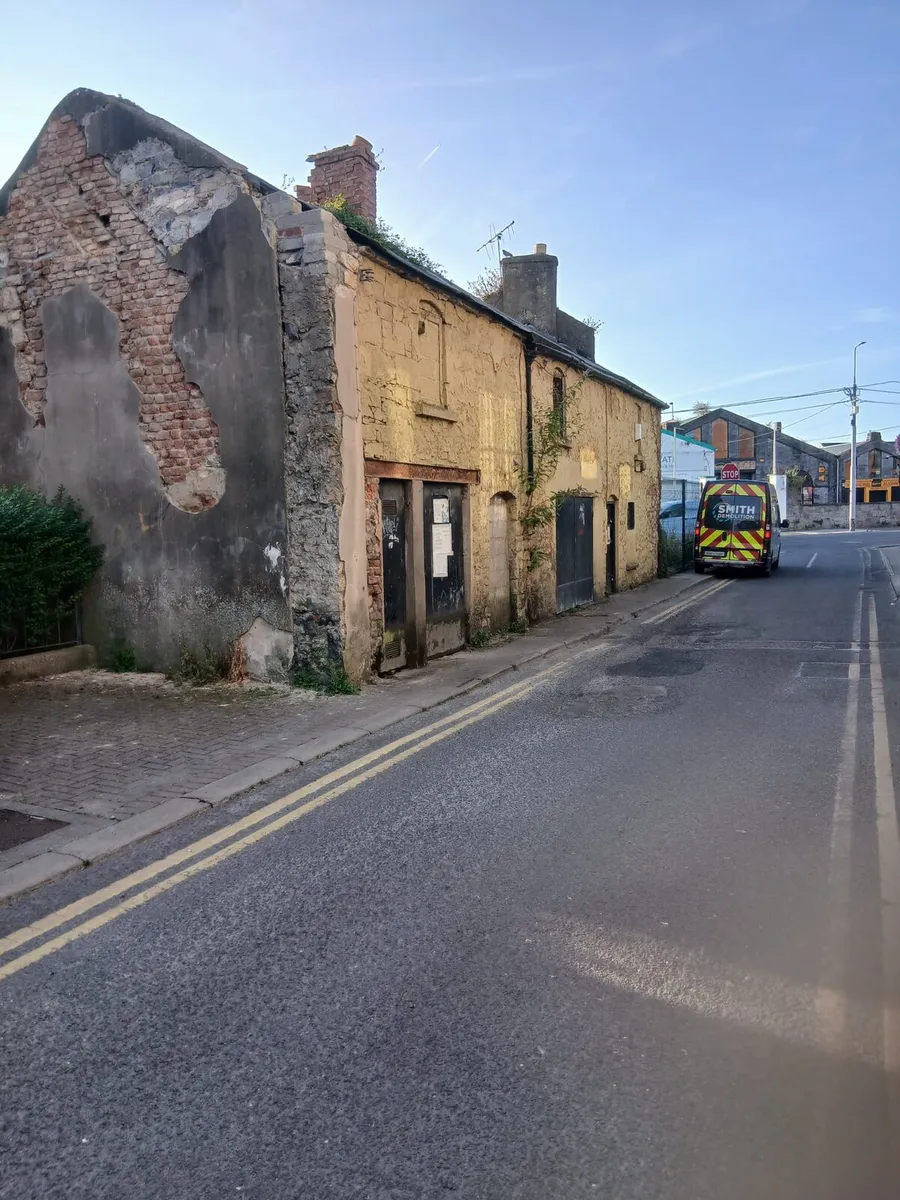 Old stone building wanted for salvage - Image 1