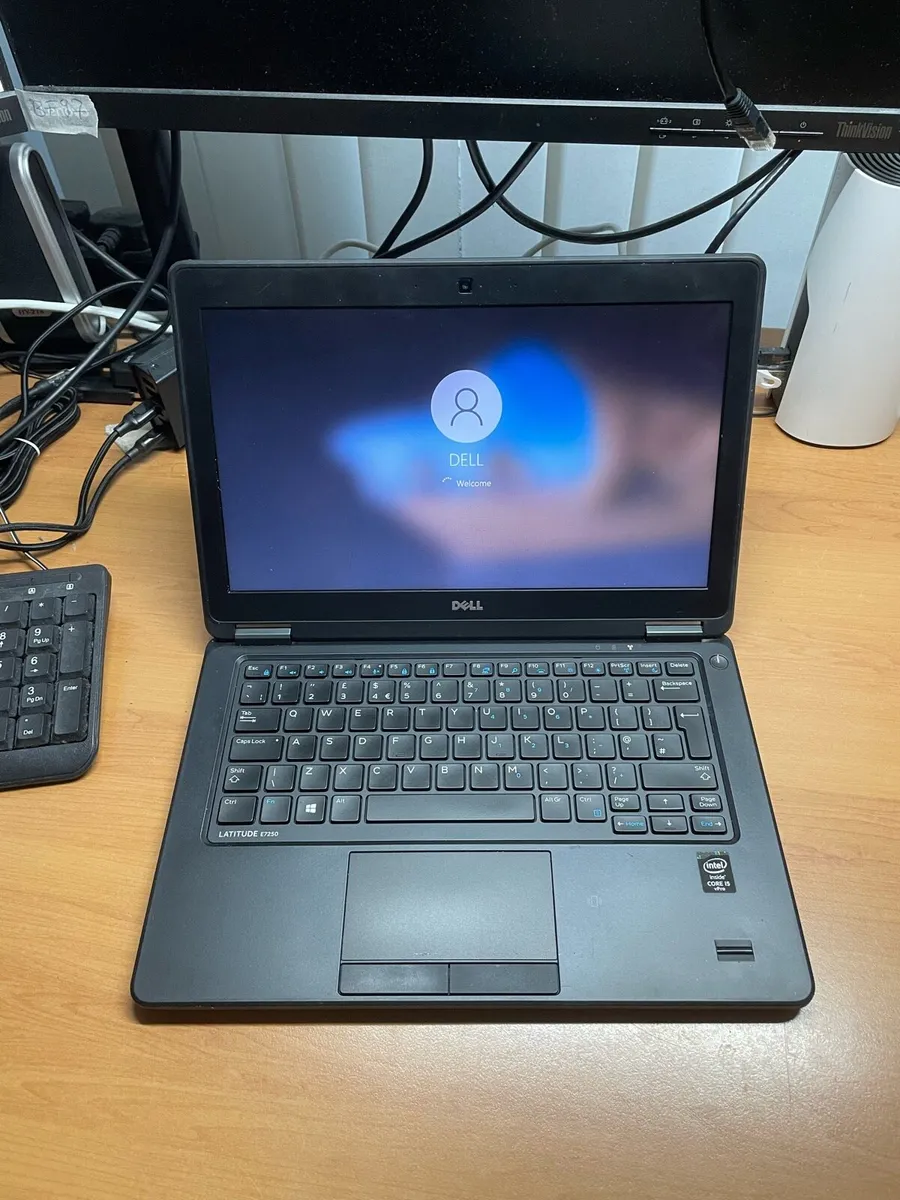 Dell laptop i5 pro windows 10 - Image 1