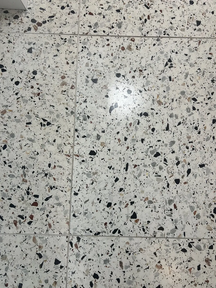 Tiles 60 x 60 - Image 1