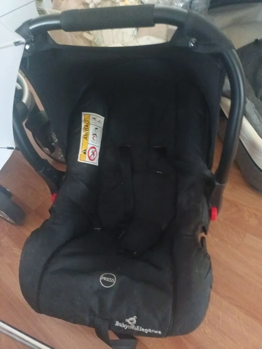 Full set of baby's stuff - Image 3