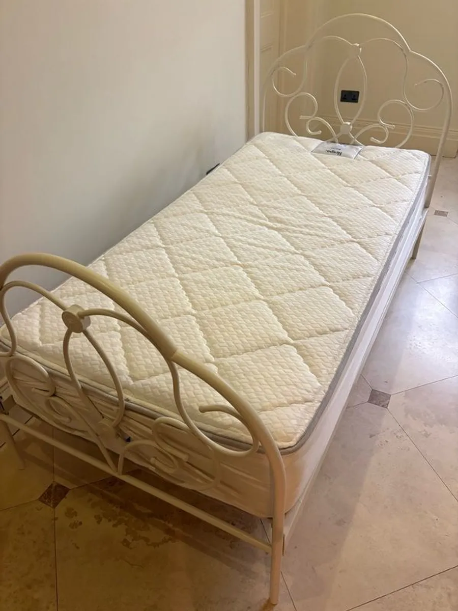 Childs single bed - Image 2