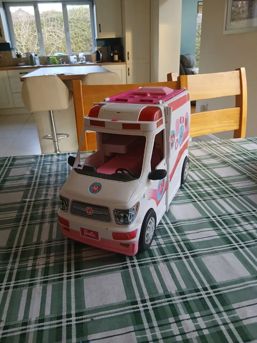 Barbie ambulance - Image 4
