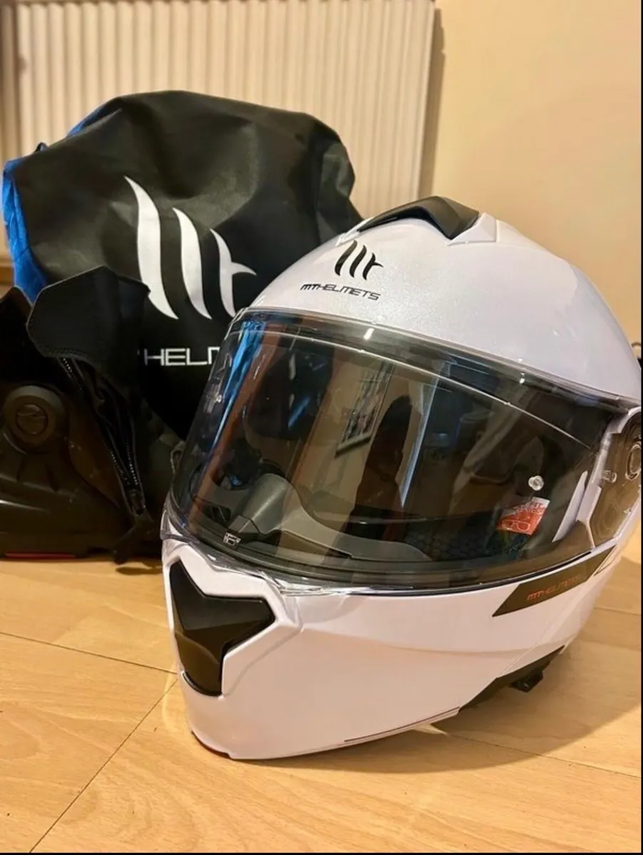 BMW310R Brand New Unused + Gear - Image 4