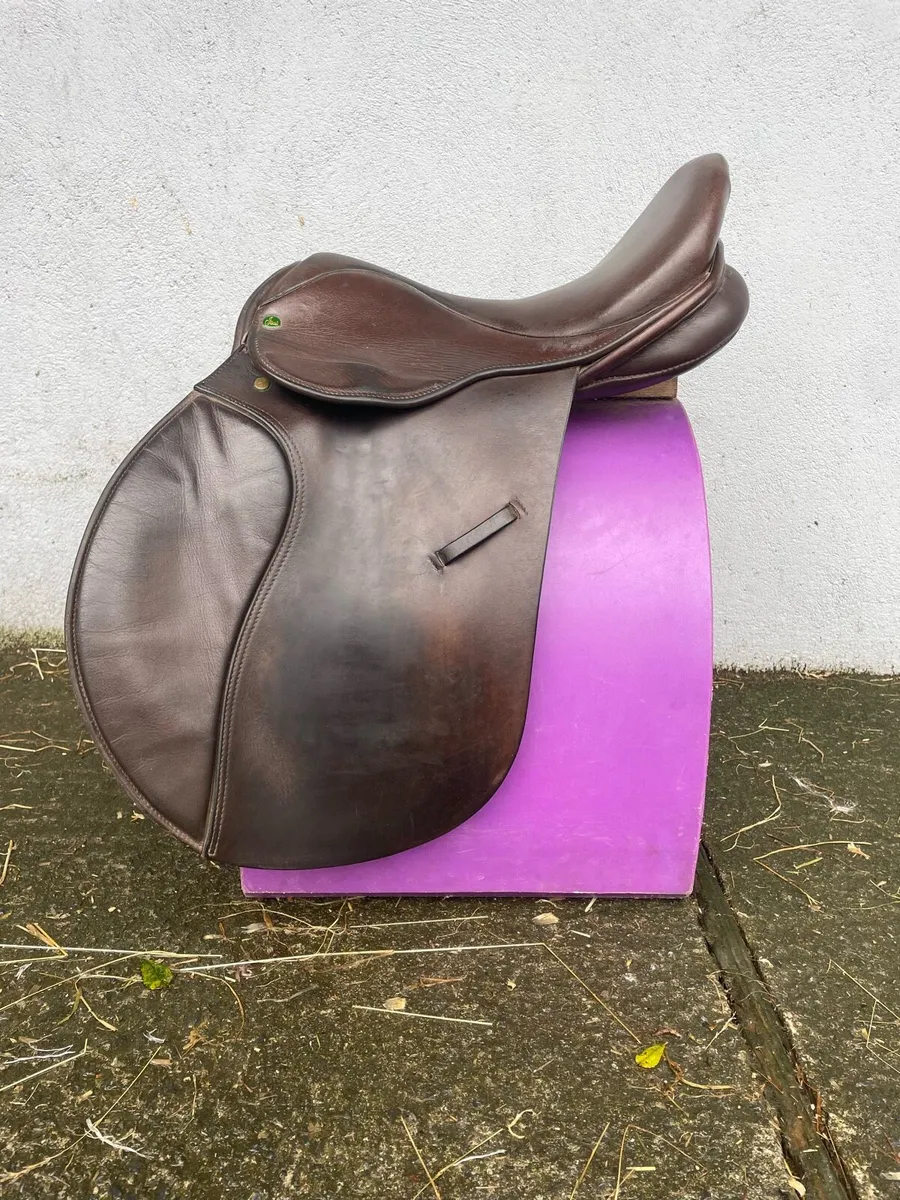 Ideal Saddle 17" - Image 1