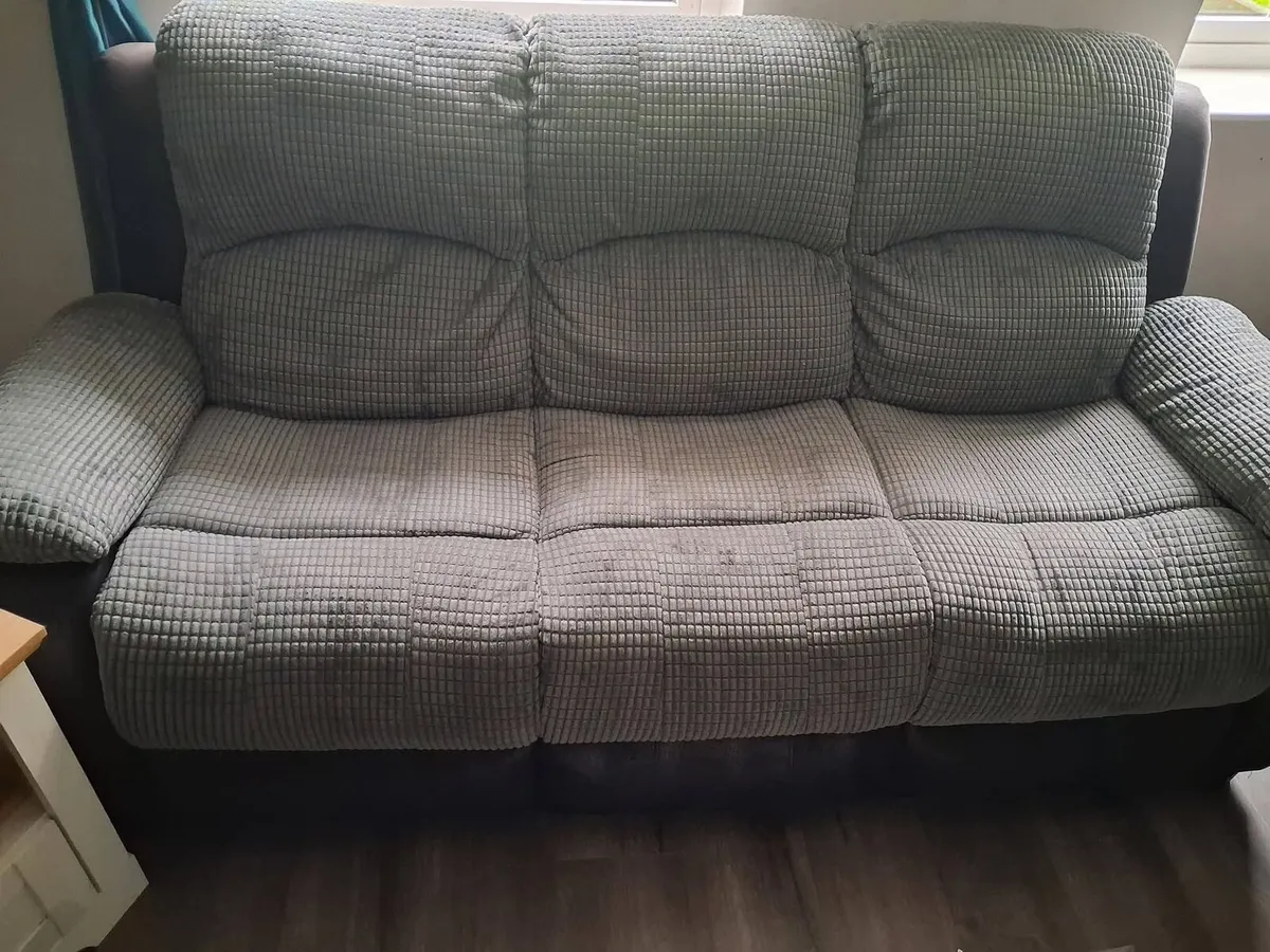 3 seater sofa & 2x single recliners - Image 1