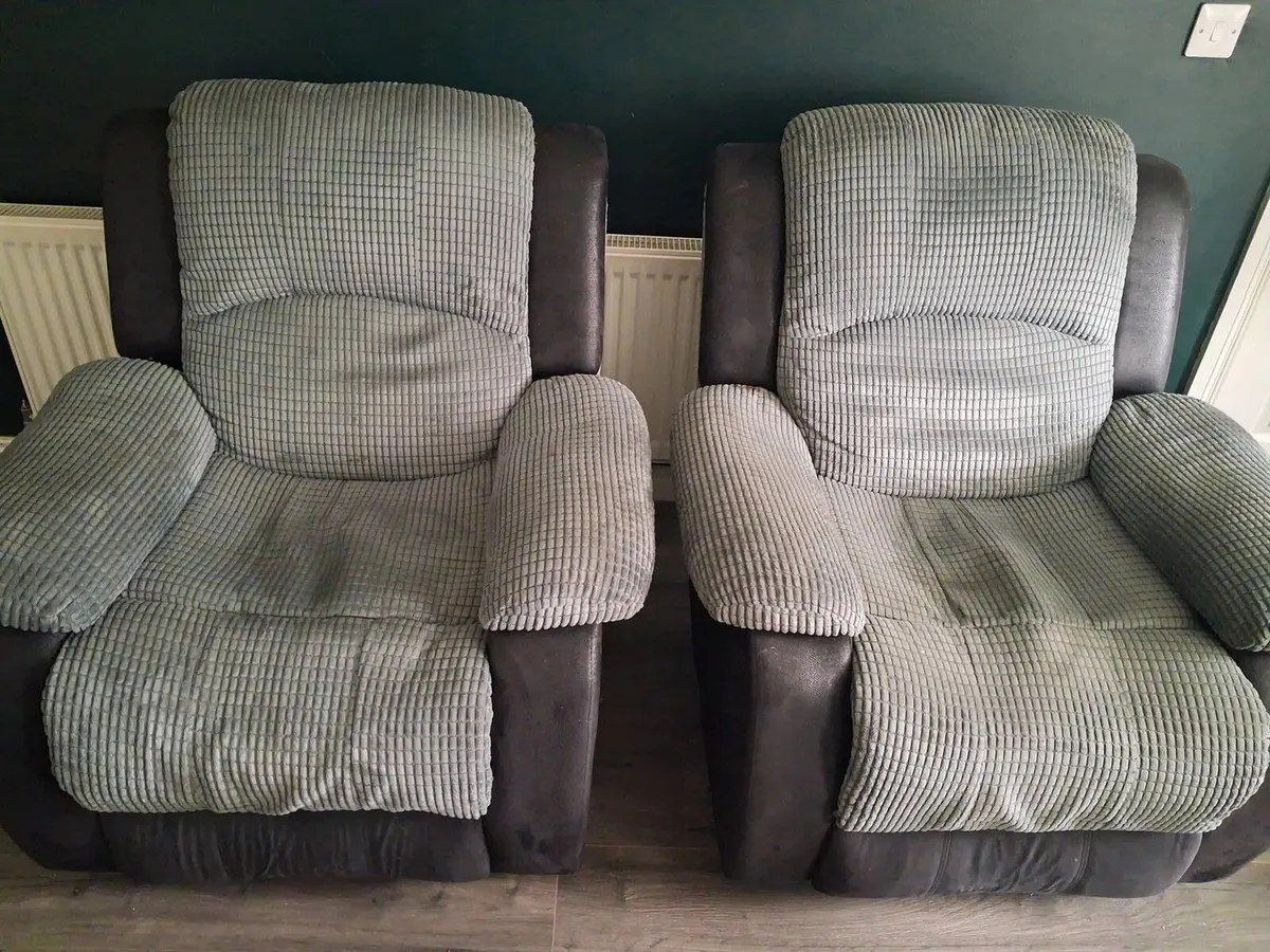 3 seater sofa & 2x single recliners - Image 2