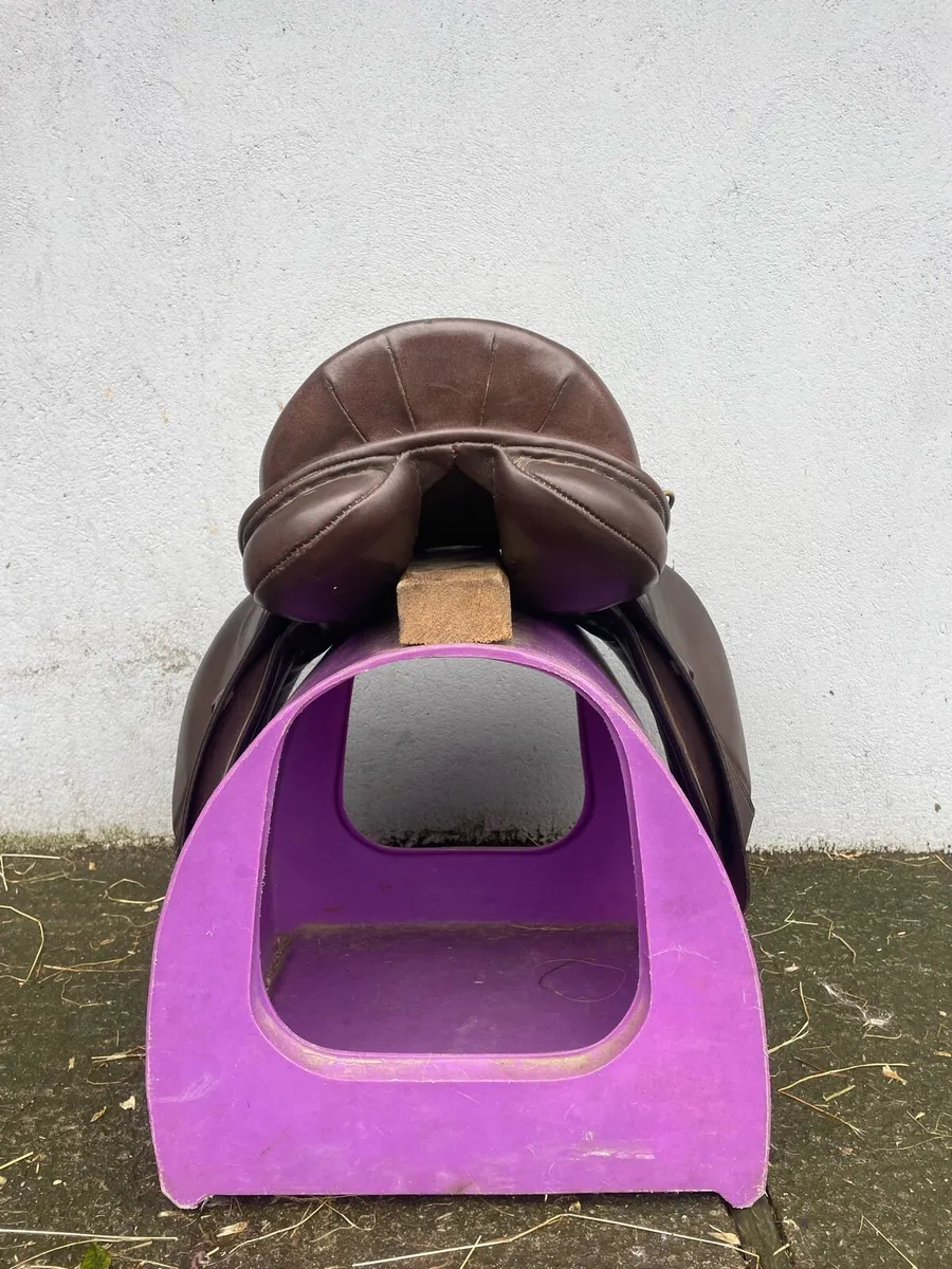 Ideal Saddle 17" - Image 4